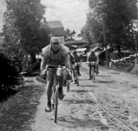 1925