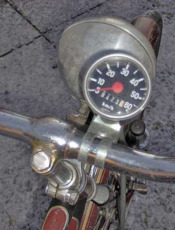 Turf cykel med hastighetsm&auml;tare